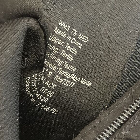 SO Black Ankle Boots Size 7.5 Casual Block Heel Ring Accent - Picture 10 of 10